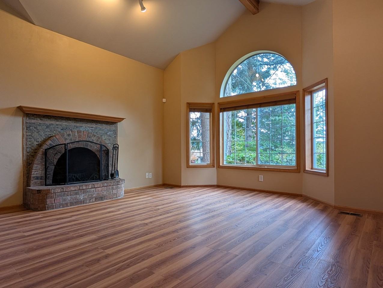 2660 Bowmont Dr - Photo 3 of 40