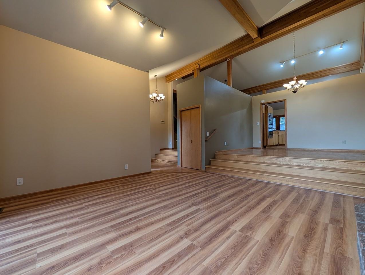 2660 Bowmont Dr - Photo 5 of 40