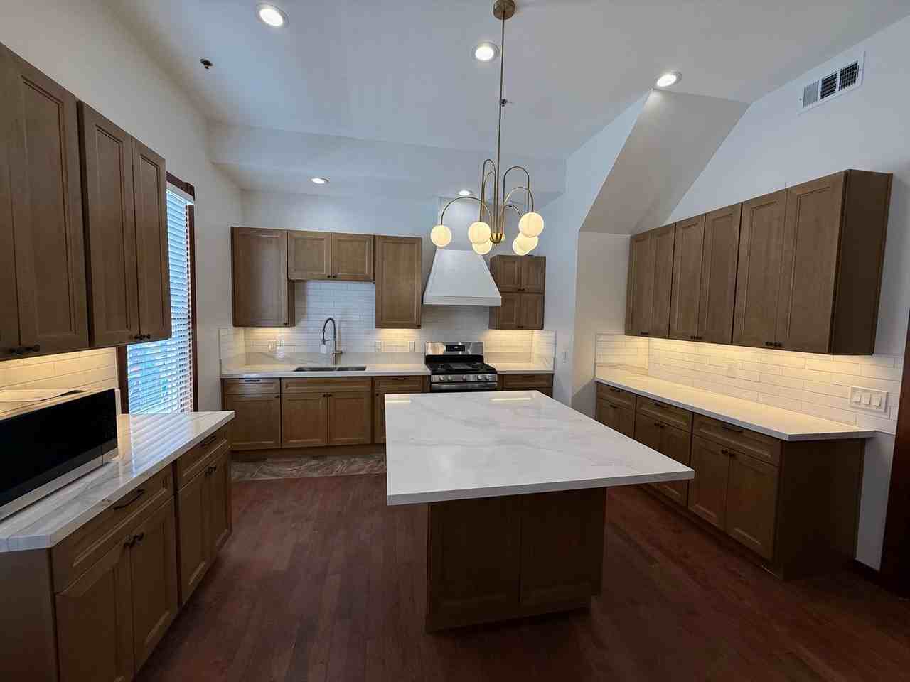 230 Cedar St - Photo 5 of 7