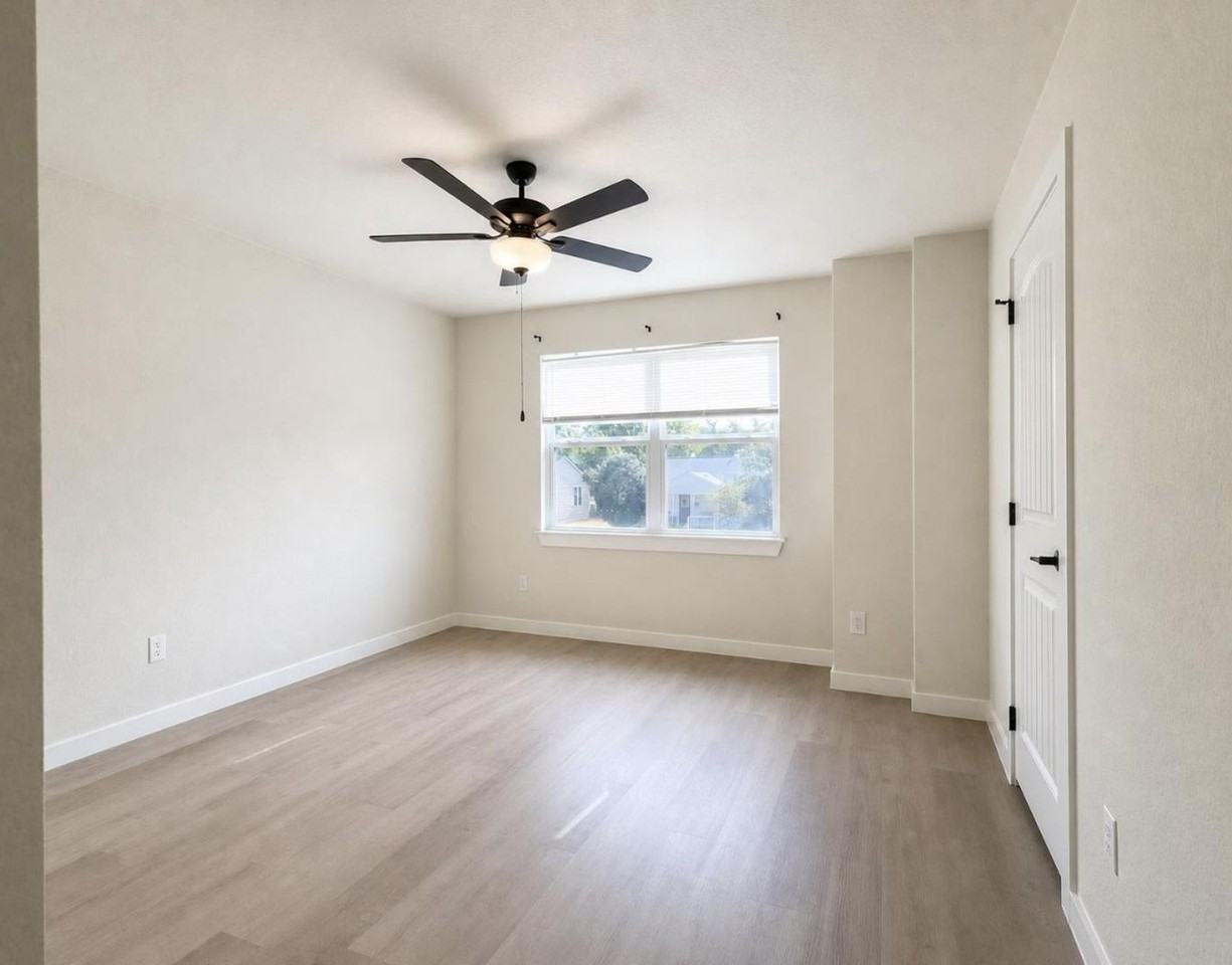1118 S 51st St #B - Photo 4 of 10
