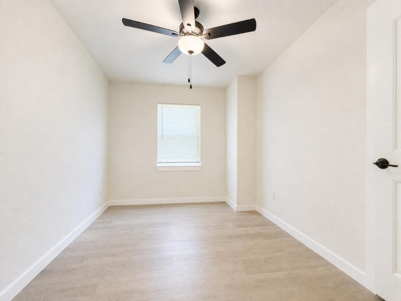 1118 S 51st St #B - Photo 6 of 10