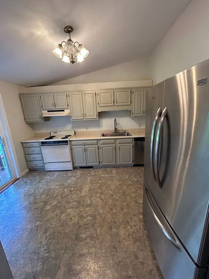 26609 Andrew Dr - Photo 4 of 19