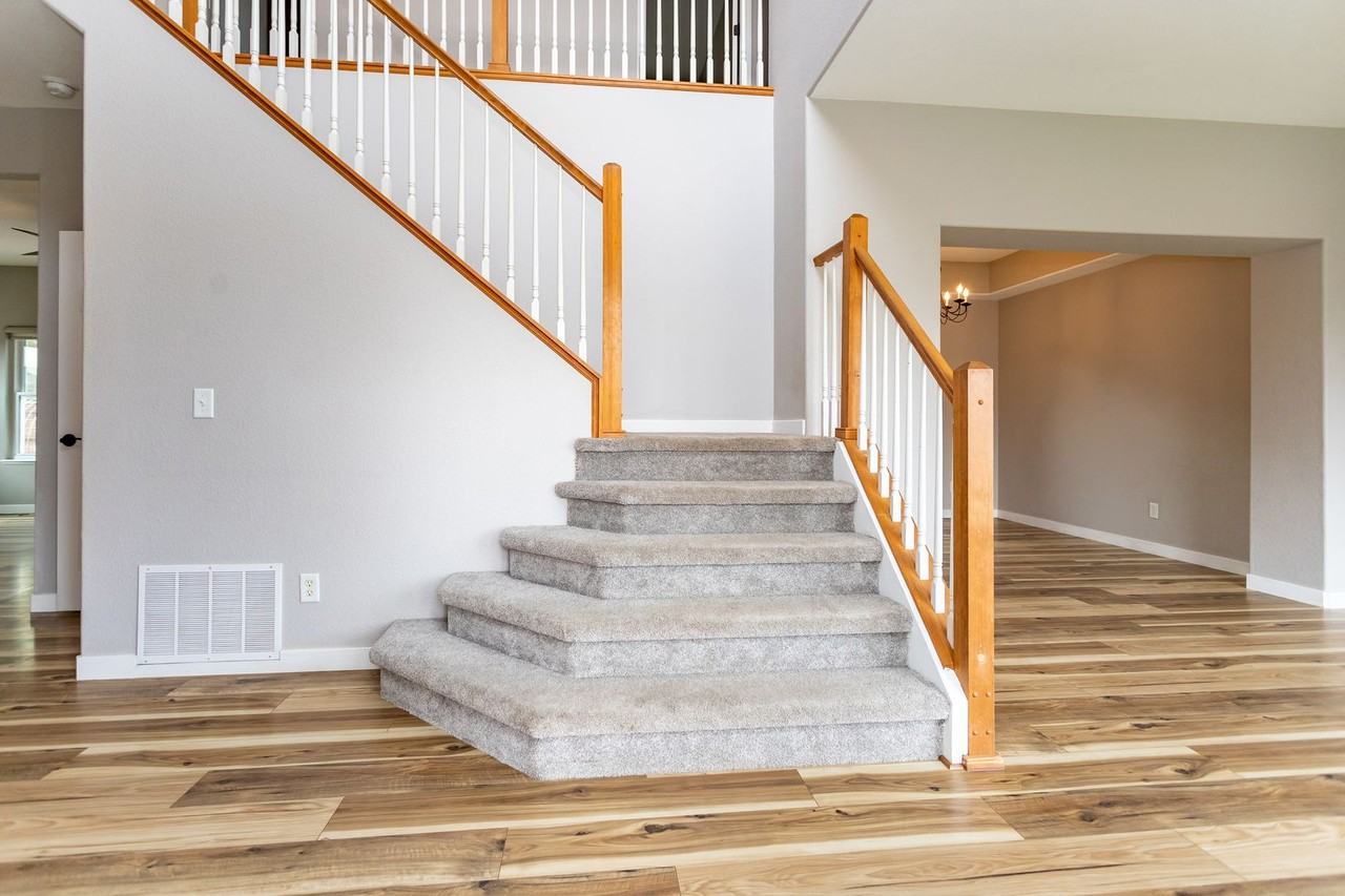 8164 Meadowcrest Dr - Photo 5 of 50