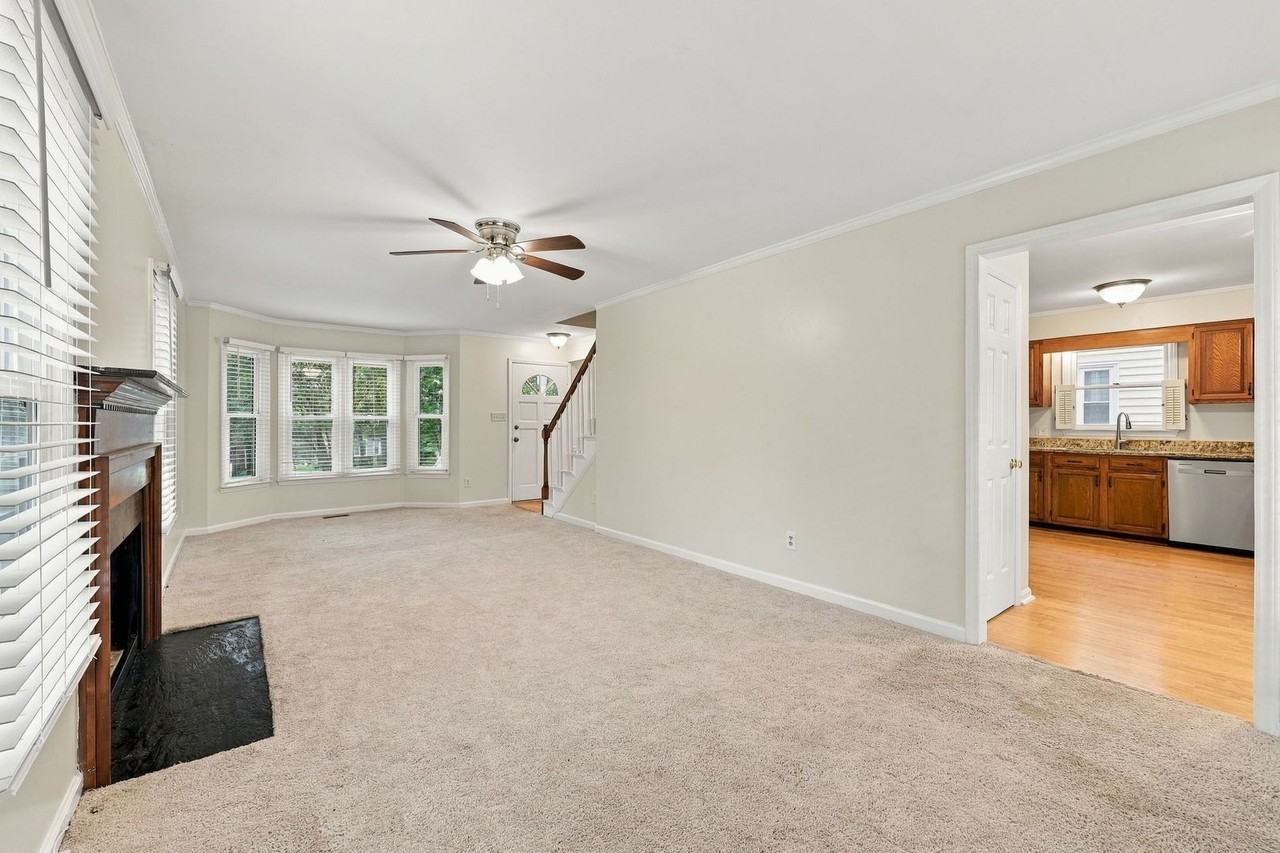 4952 Harbour Towne Dr - Photo 5 of 34