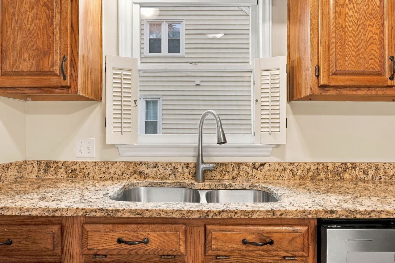 4952 Harbour Towne Dr - Photo 7 of 34