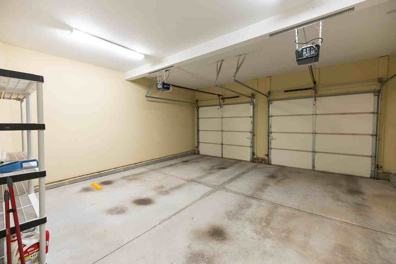 701 Lawson Ln - Photo 3 of 30