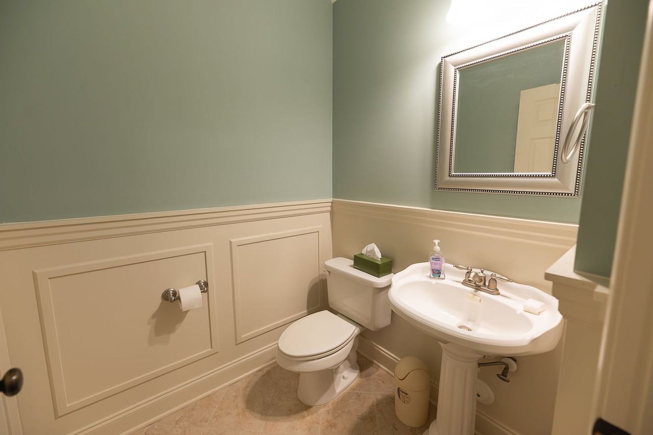 701 Lawson Ln - Photo 4 of 30