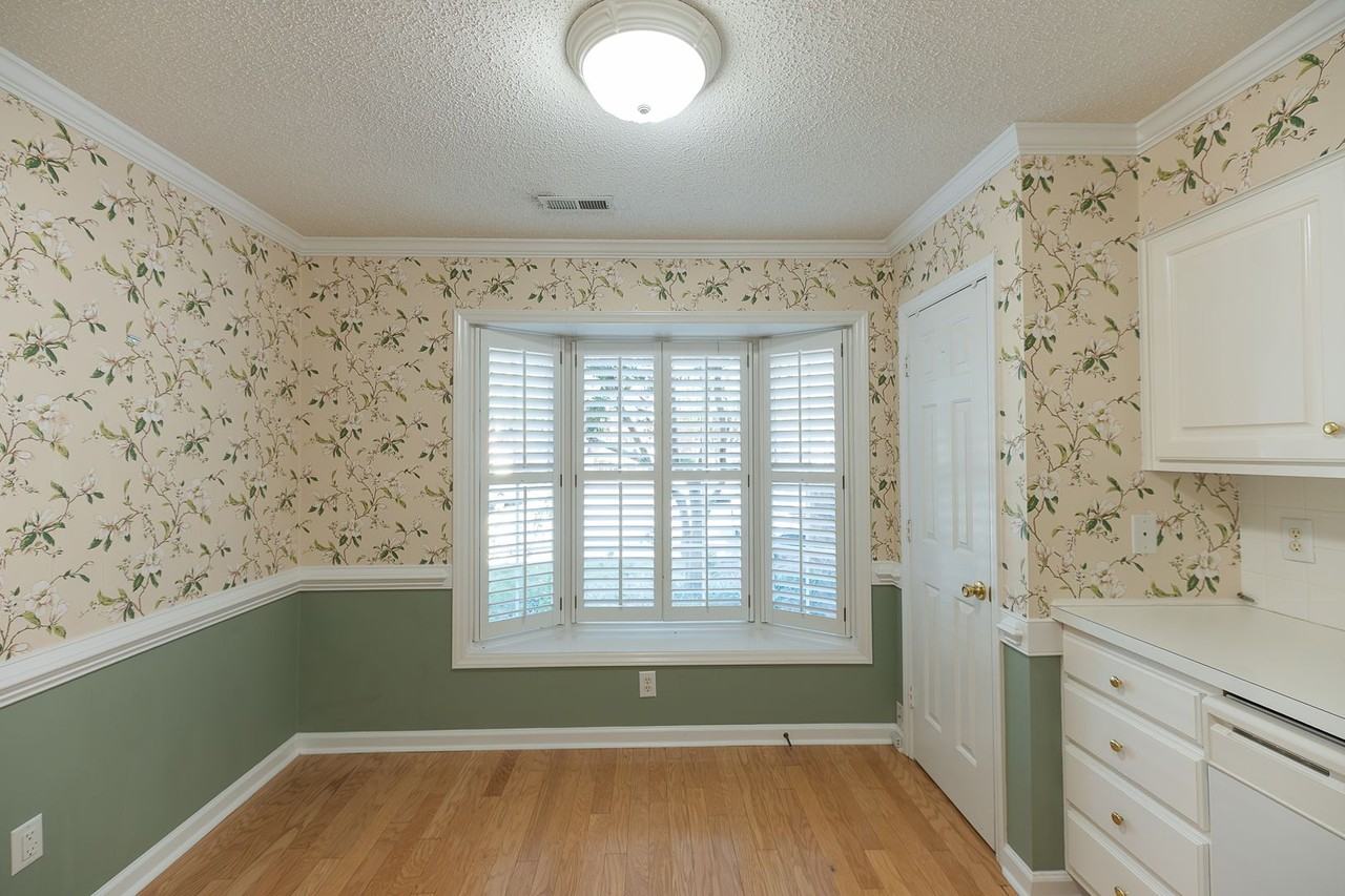 1082 Christmas Pl - Photo 3 of 23