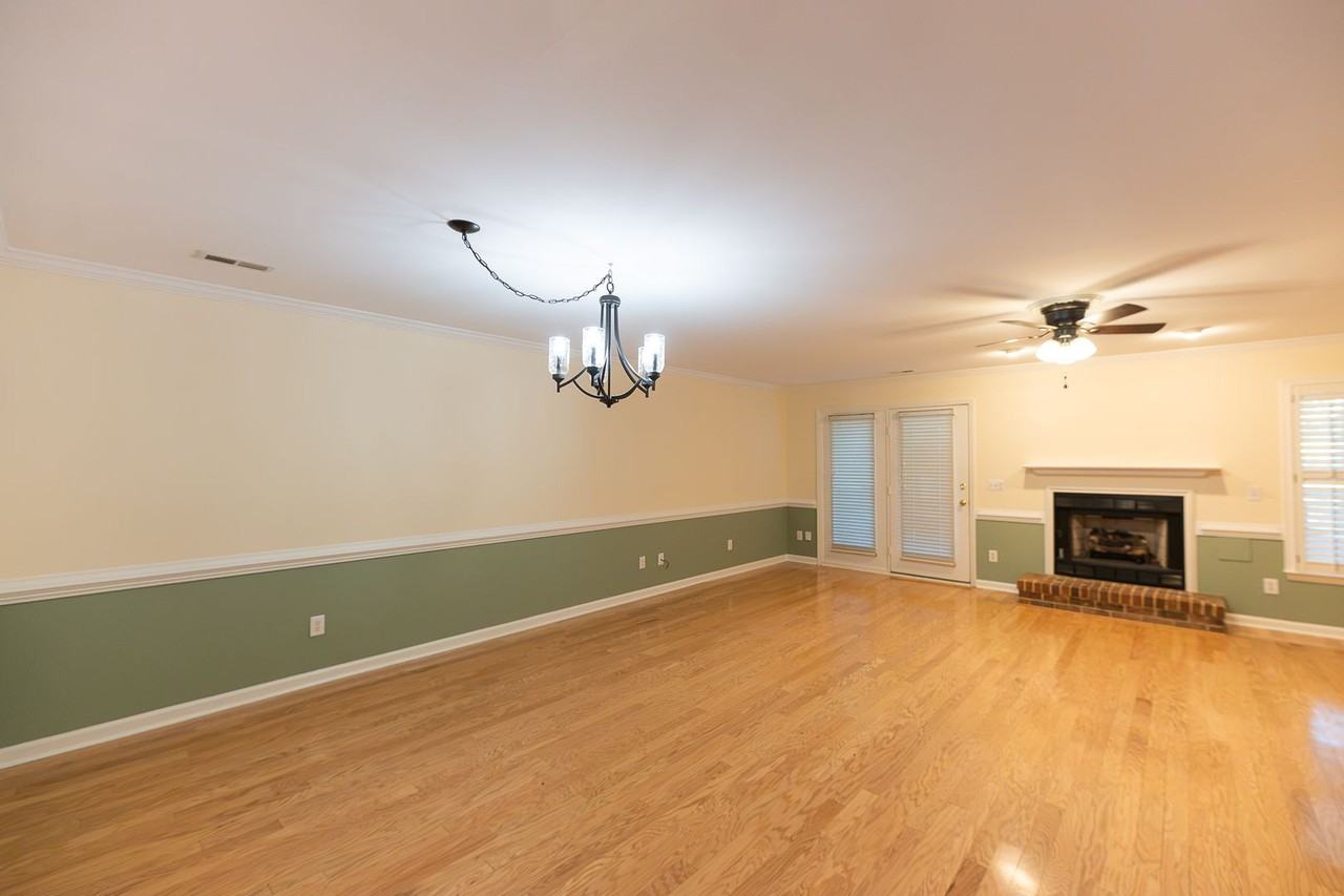 1082 Christmas Pl - Photo 5 of 23