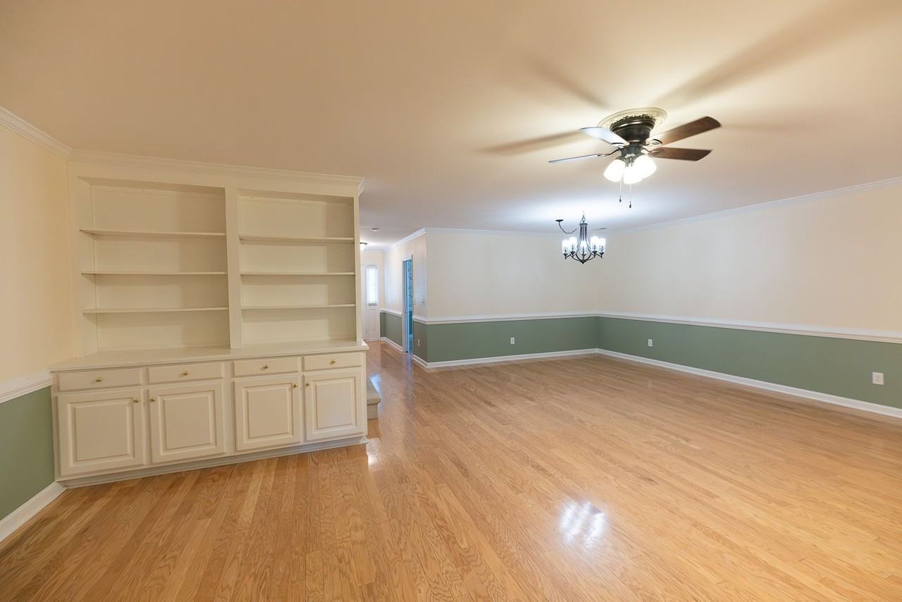 1082 Christmas Pl - Photo 7 of 23