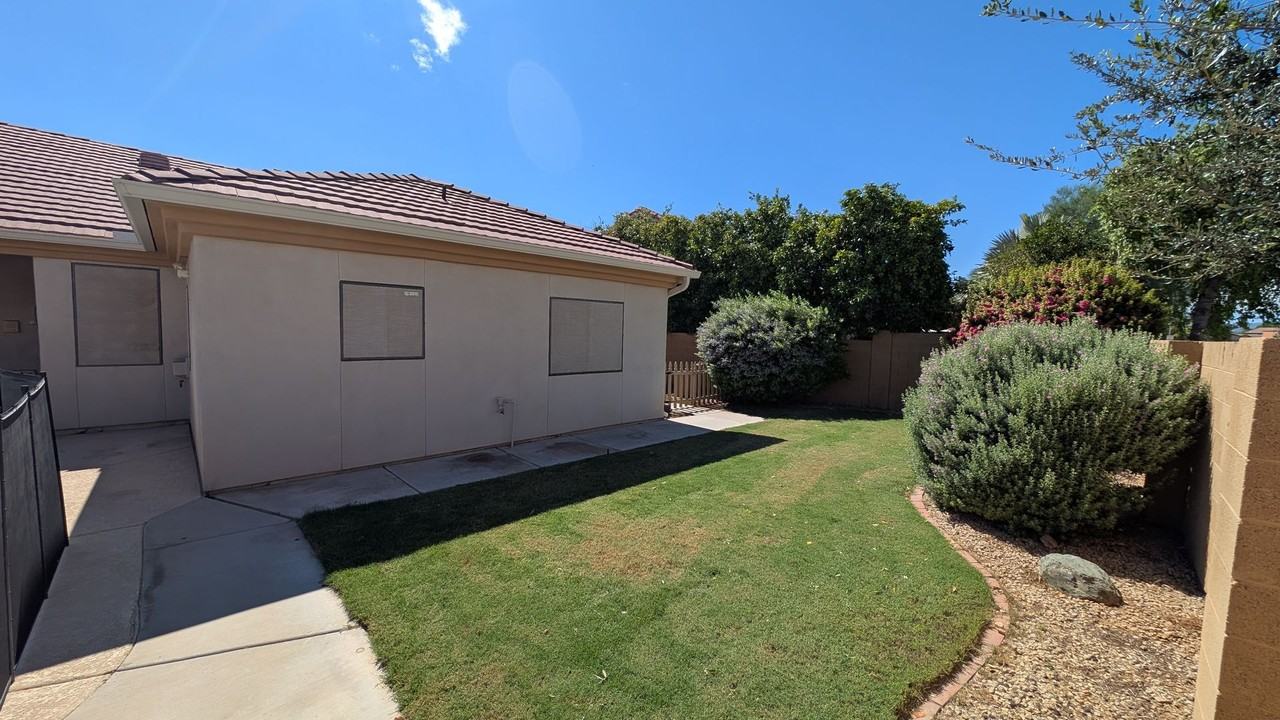 13354 W Palm Ln - Photo 3 of 32