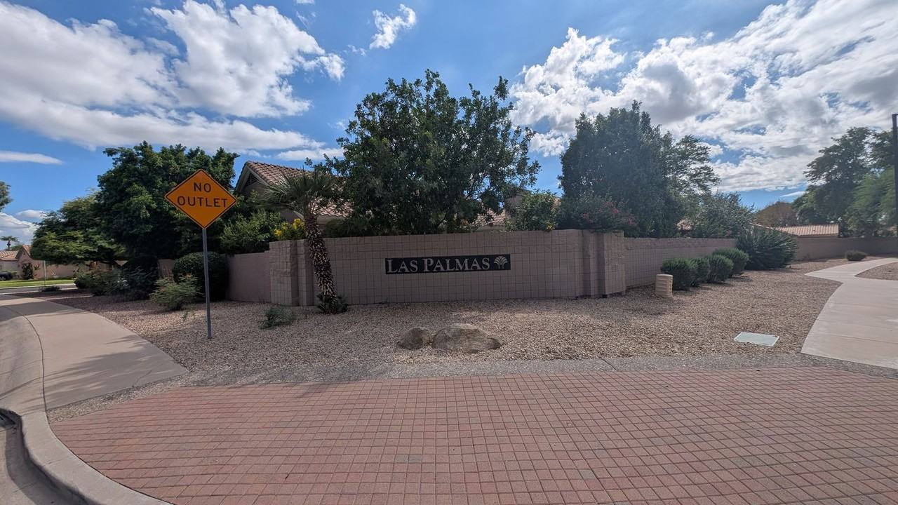 13354 W Palm Ln - Photo 4 of 32