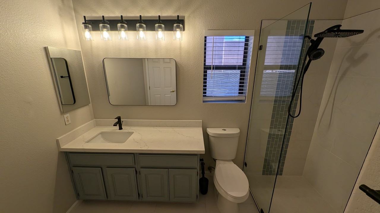 13354 W Palm Ln - Photo 6 of 32