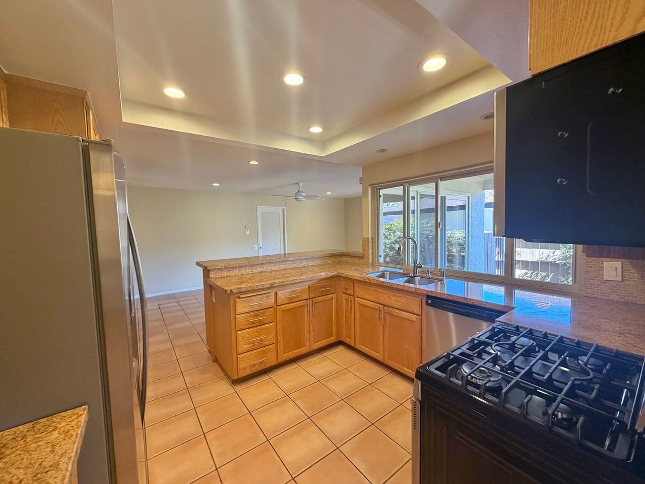 12625 Mantilla Rd - Photo 5 of 15