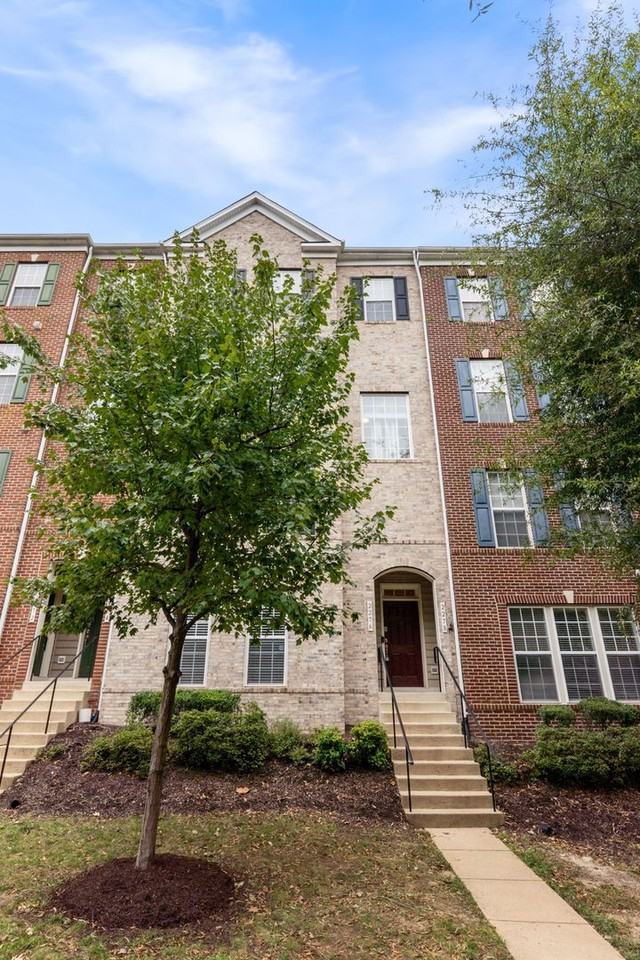 2278 Margraf Cir - Photo 4 of 38