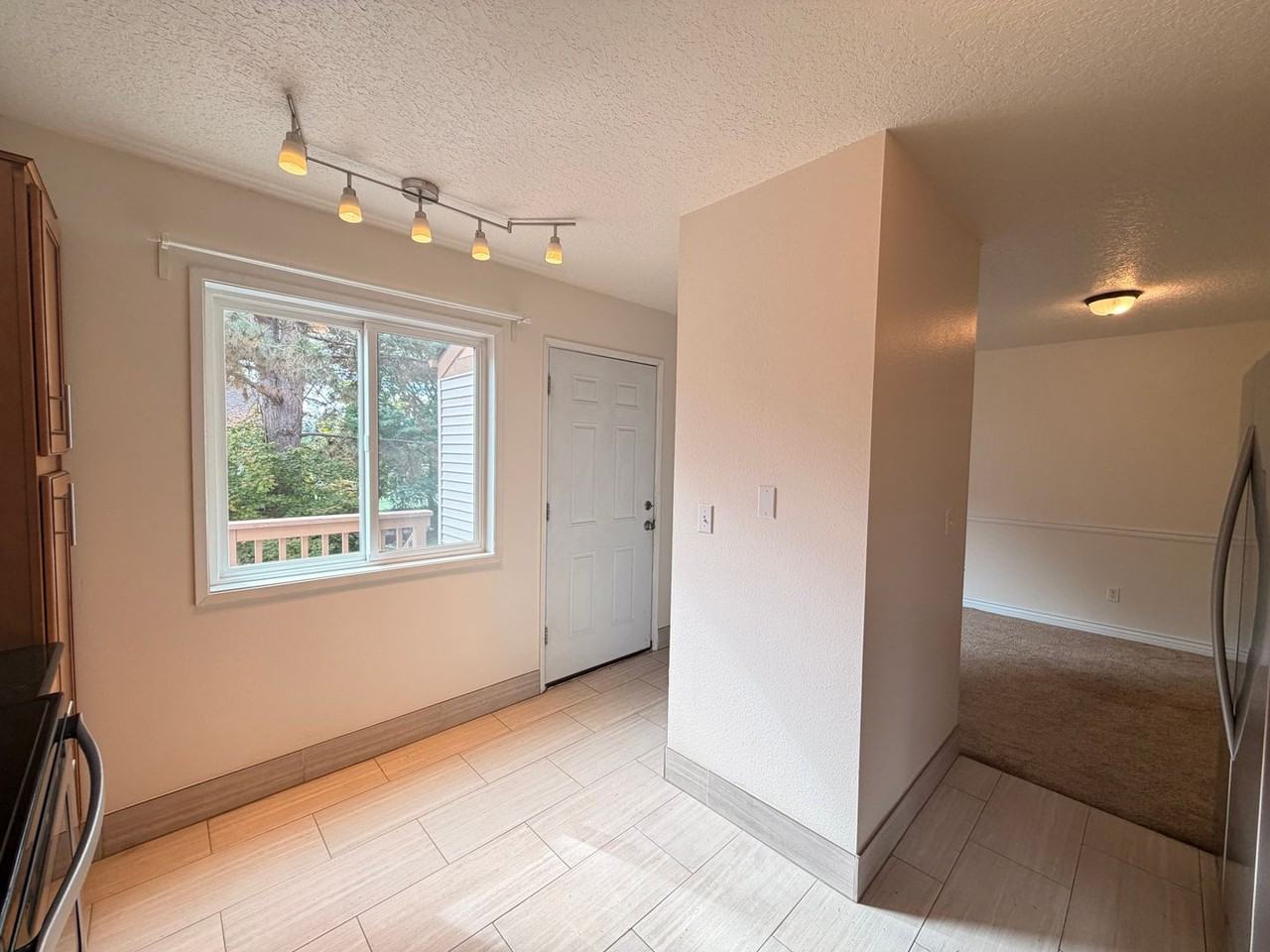 12078 Sw Conestoga Dr - Photo 3 of 24