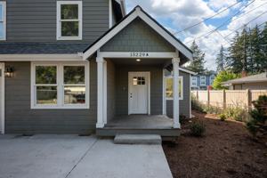 featured image of 15229 E Burnside St