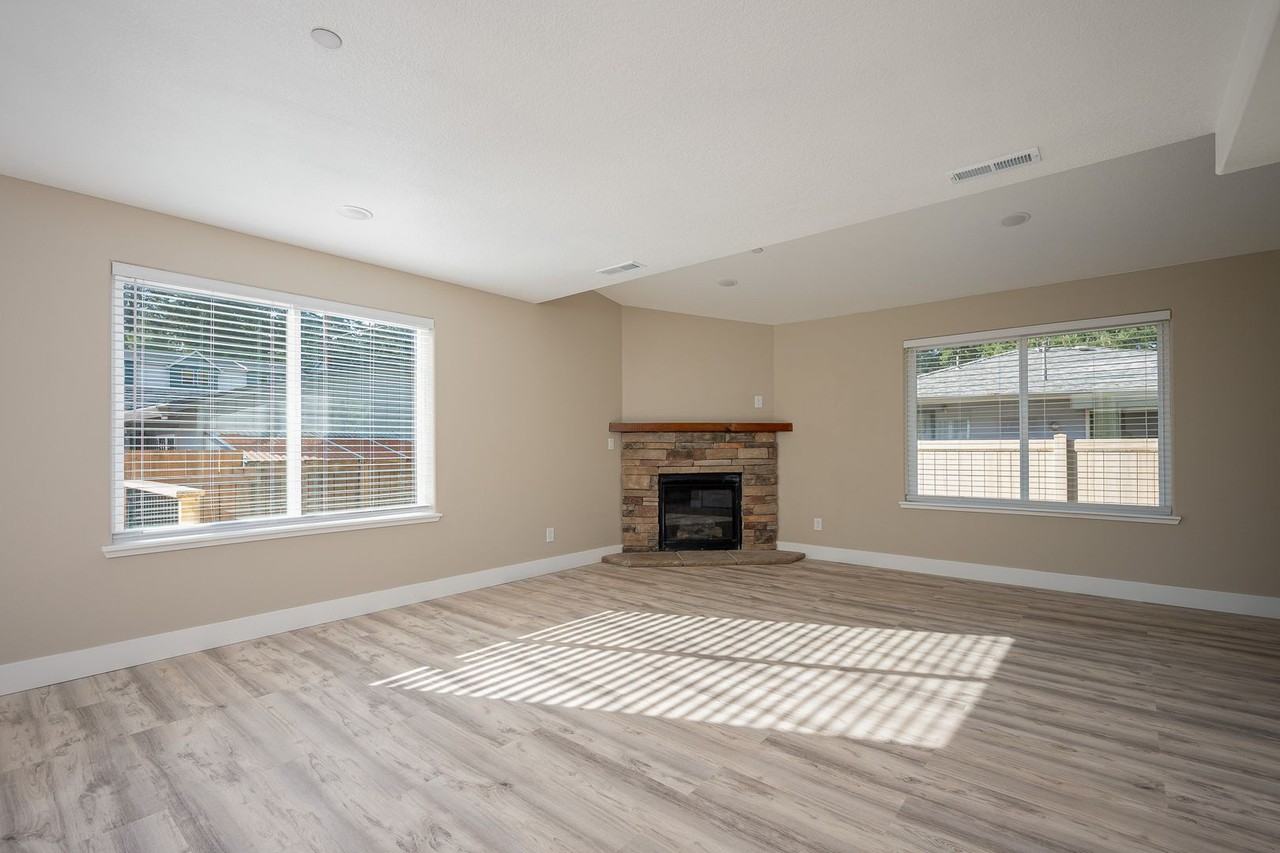 15229 E. Burnside Street - Photo 4 of 47