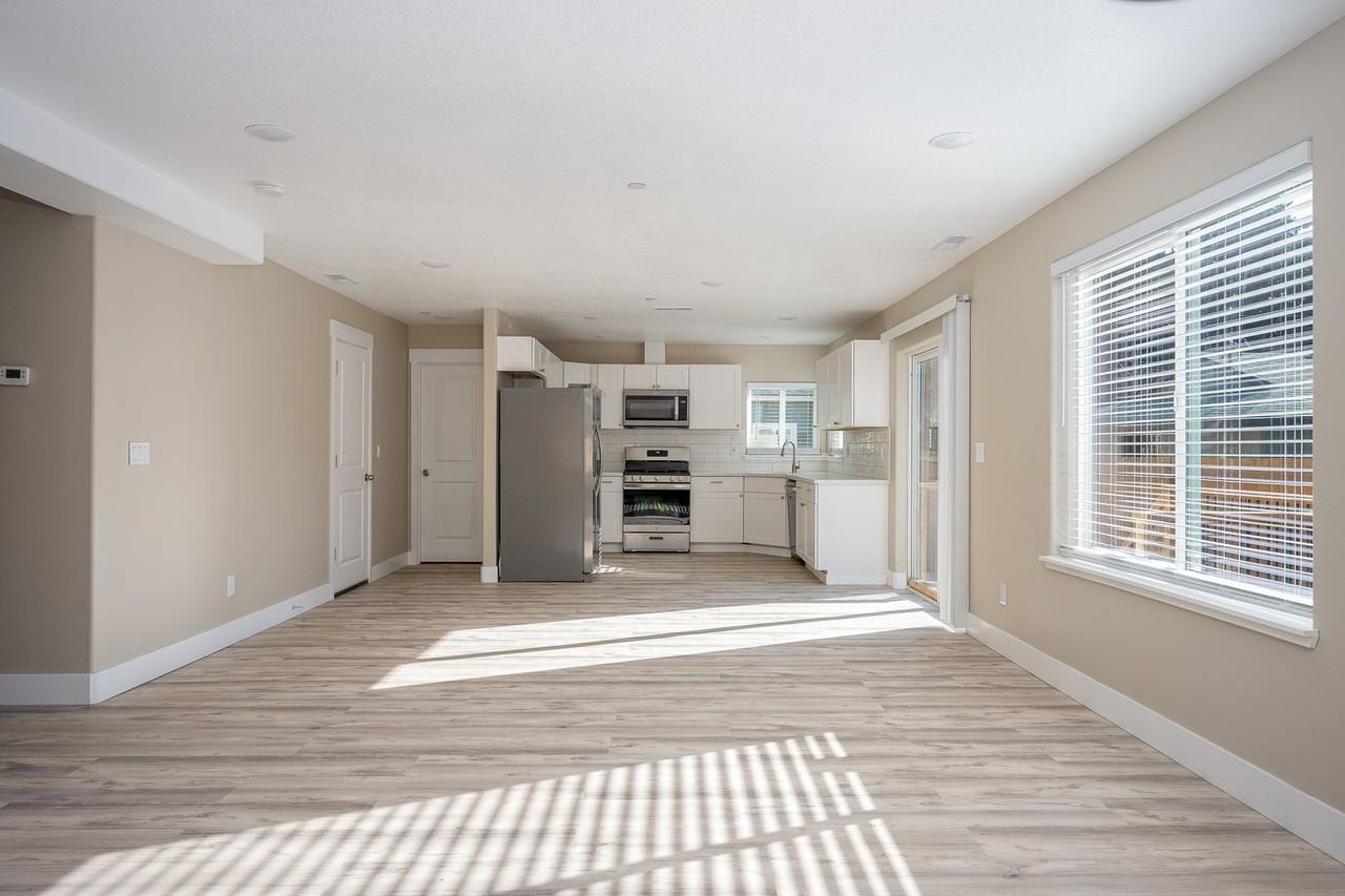 15229 E. Burnside Street - Photo 7 of 47