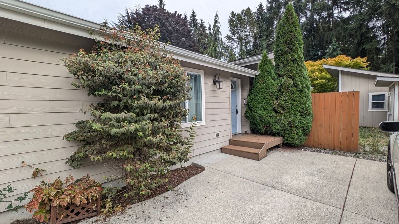 3308 206th Pl Se - Photo 2 of 22