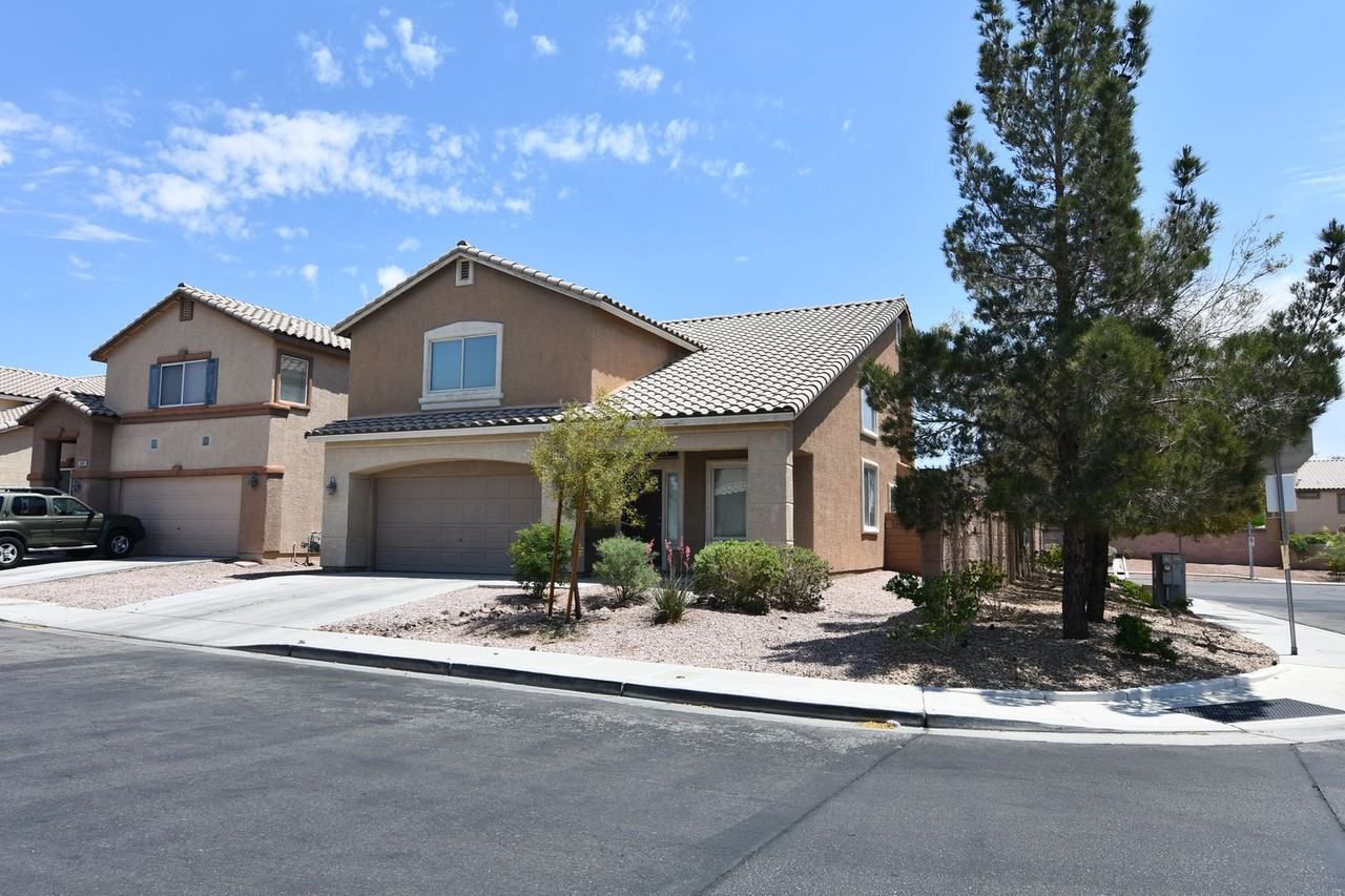 6304 Sereno Springs St - Photo 3 of 28