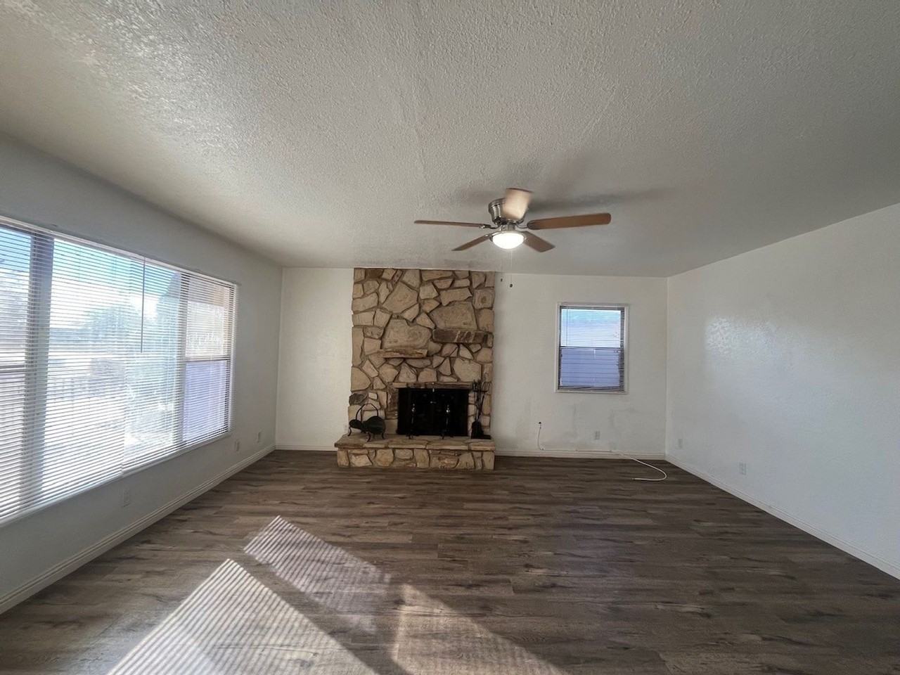 15633 O St - Photo 5 of 15