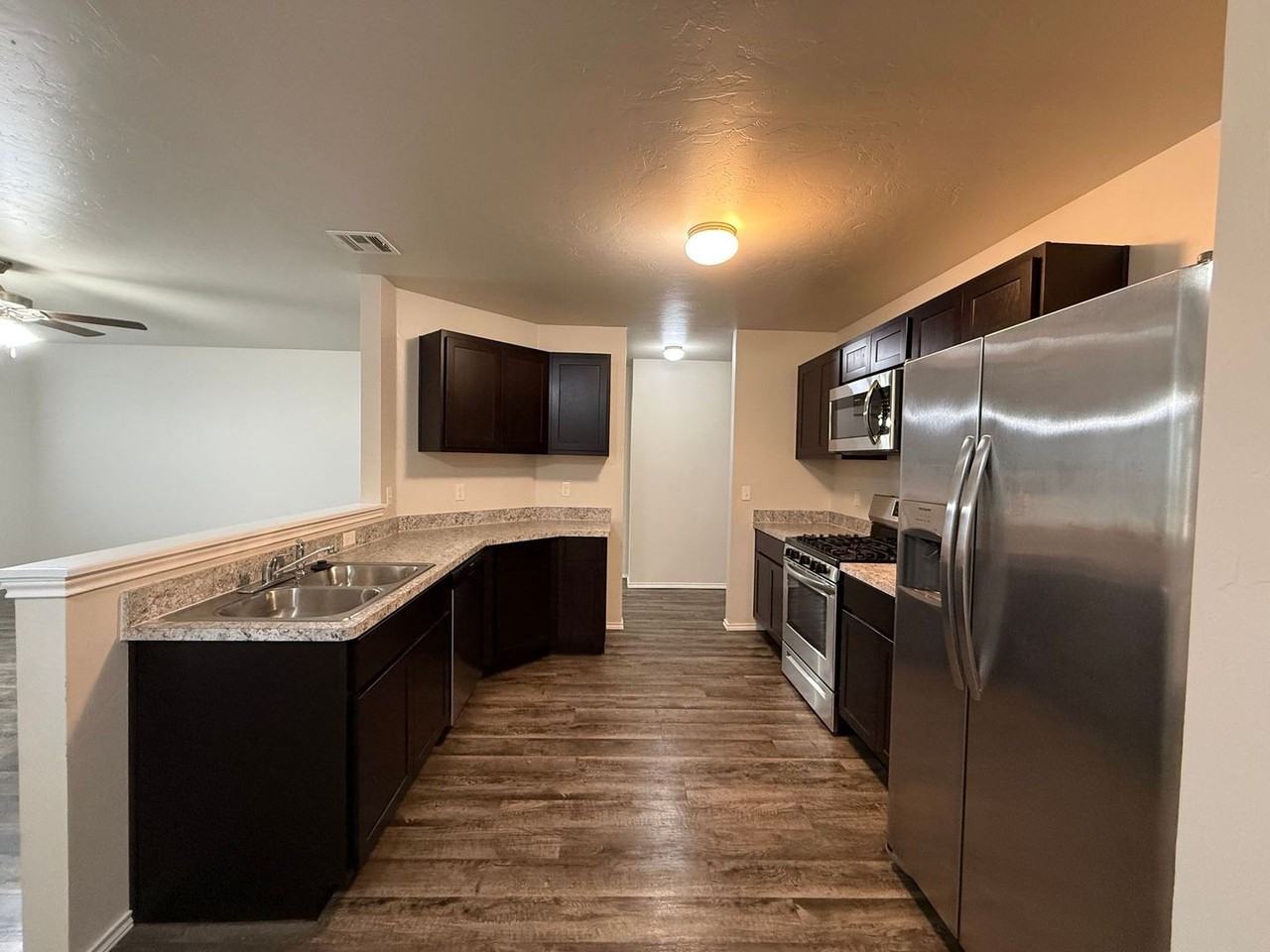 1017 N Pheasant Way - Photo 4 of 17