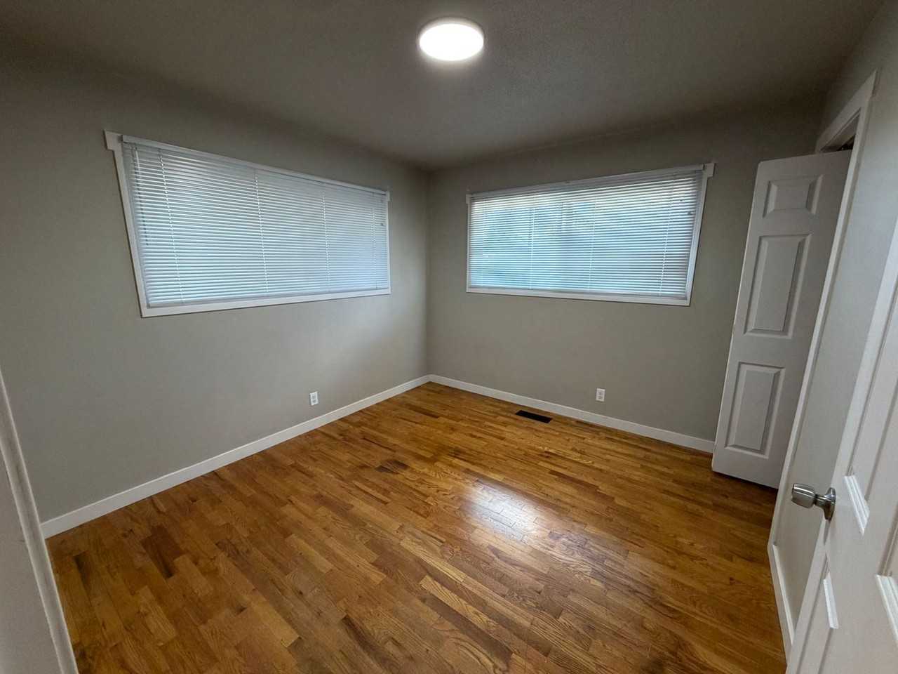 1112 Nw Furnish Ave - Photo 4 of 11
