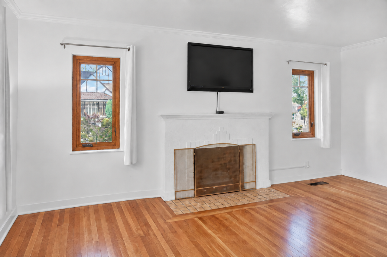 1310 Lander St - Photo 4 of 40