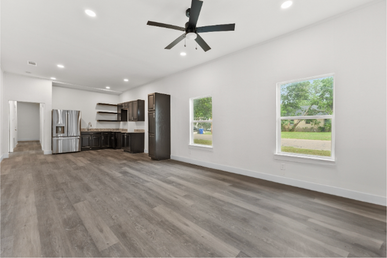 1601 N 11th St - Photo 3 of 10