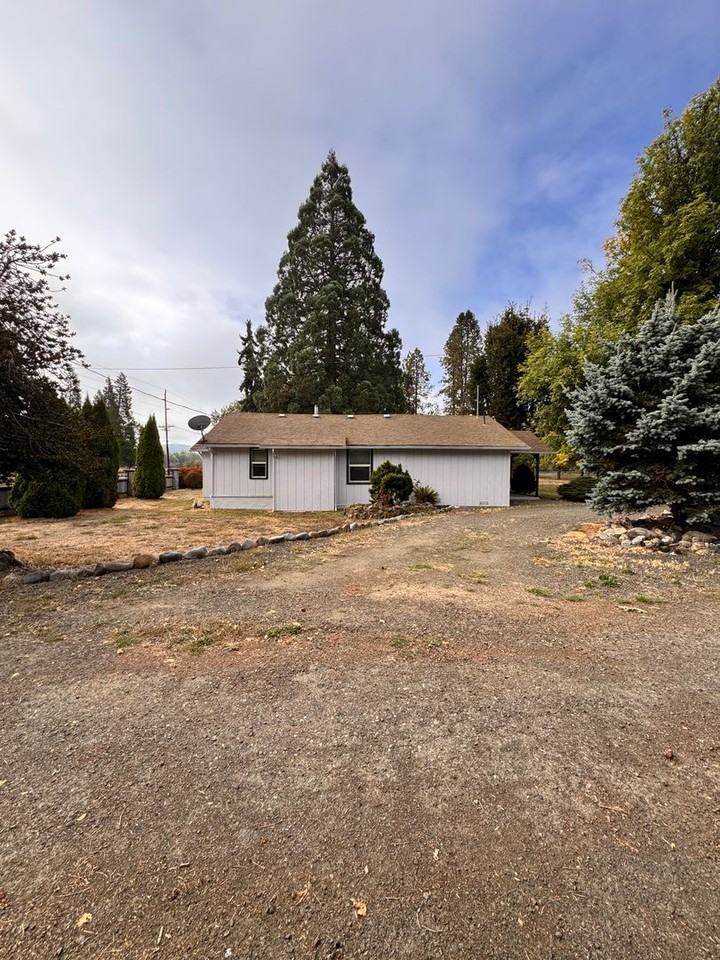 400 Elgarose Rd - Photo 2 of 18
