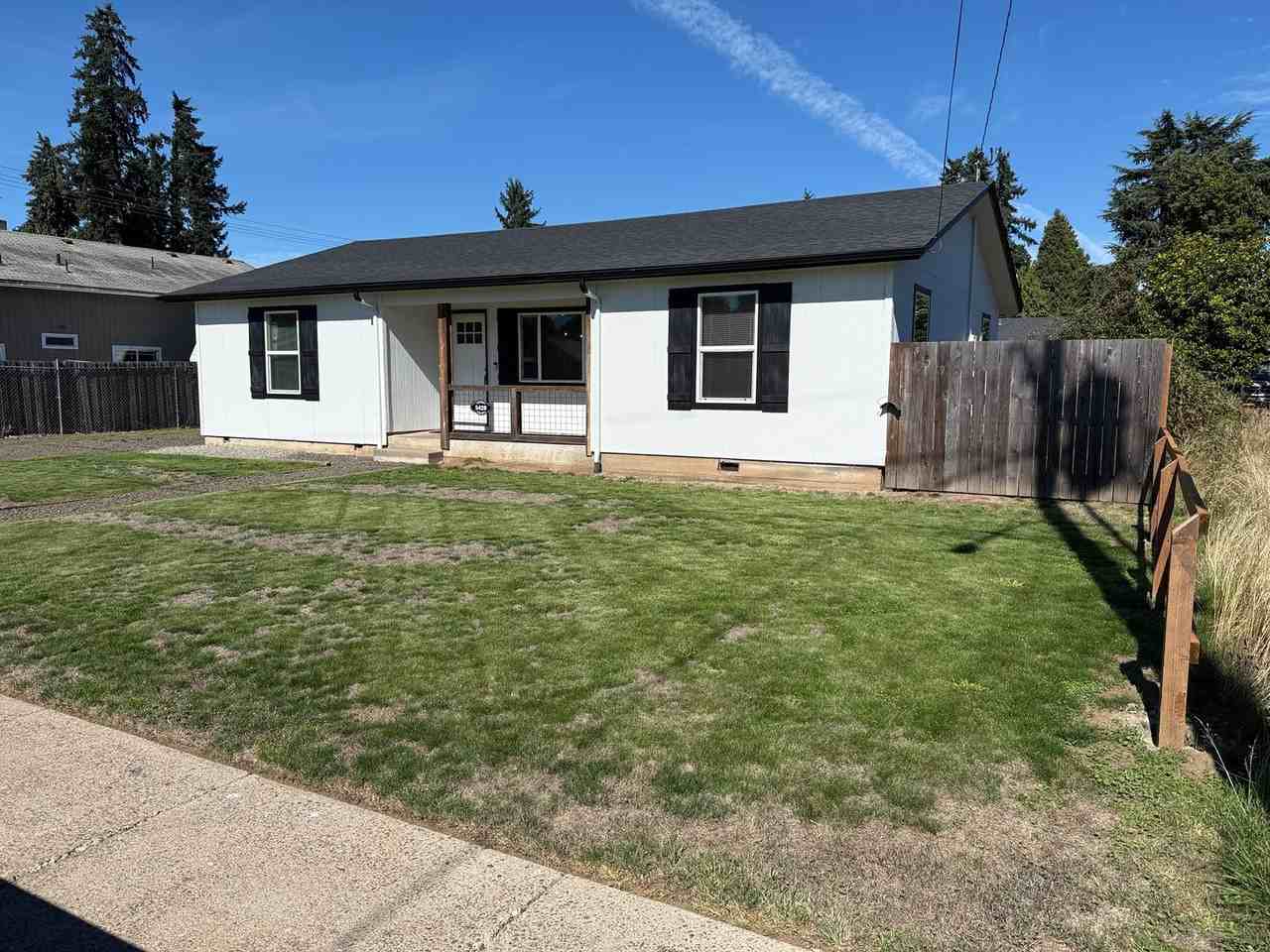 5428 E St - Photo 3 of 50
