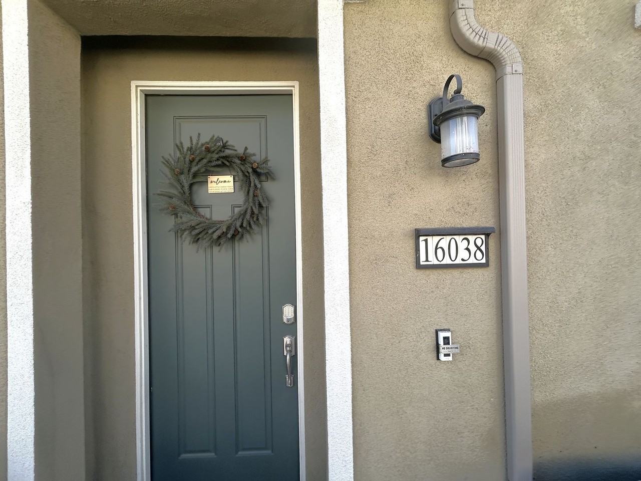 16038 Voyager Ave - Photo 4 of 20