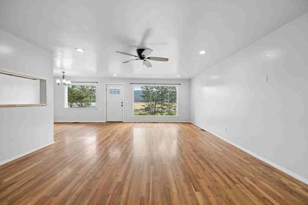 400 2nd St E - Photo 6 of 23
