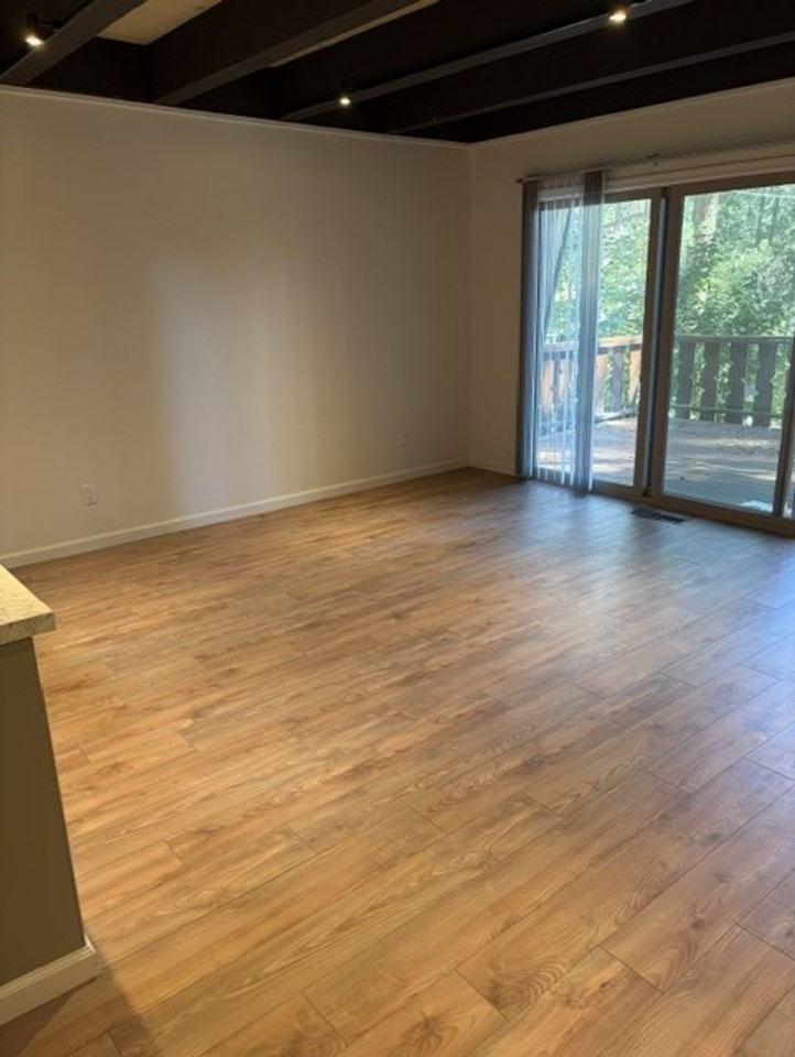 949 Harold Dr - Photo 5 of 17