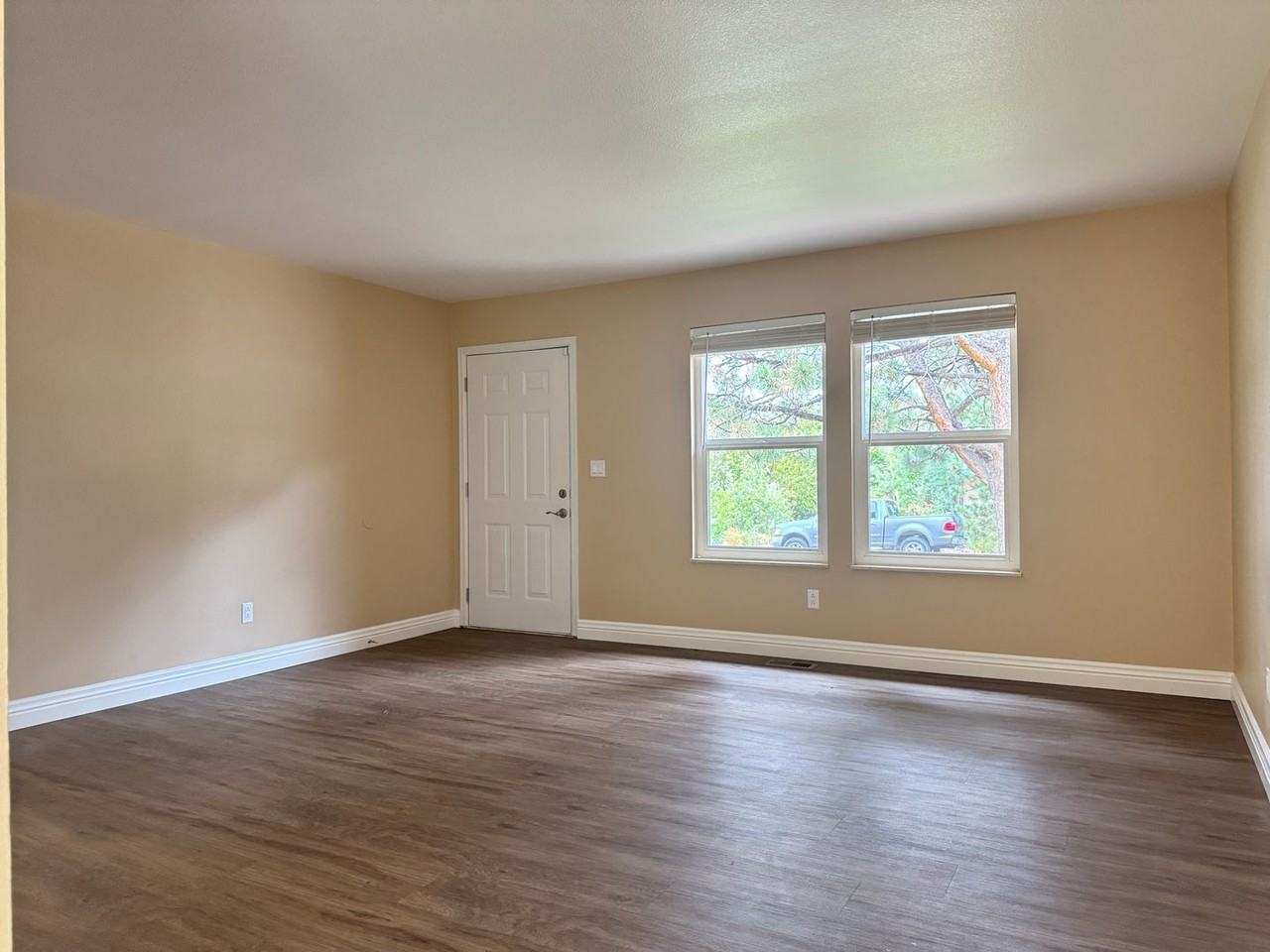 5875 Del Paz Dr - Photo 3 of 23