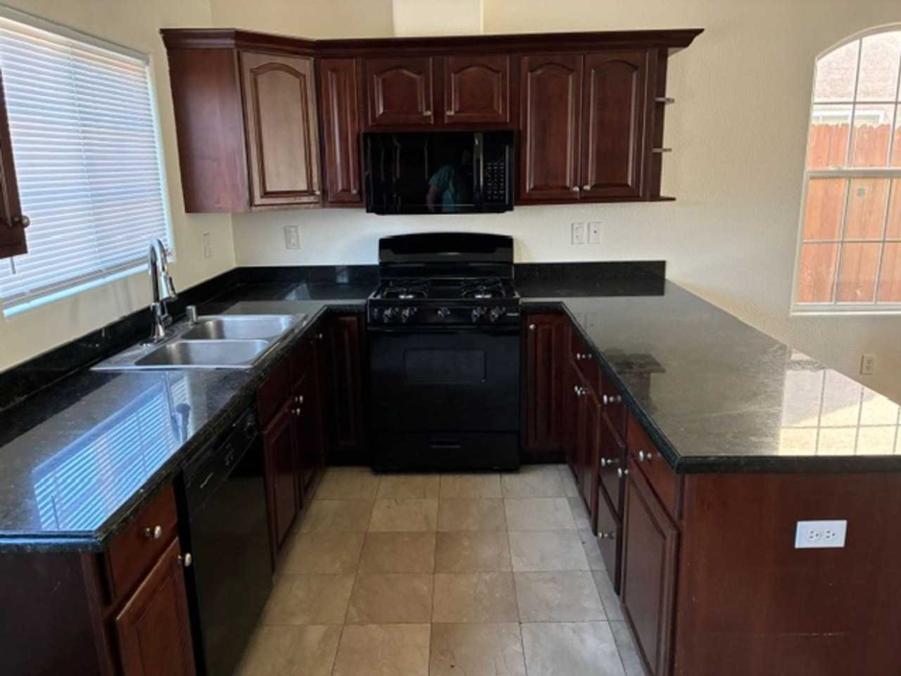 2706 Trentino Ave - Photo 6 of 18