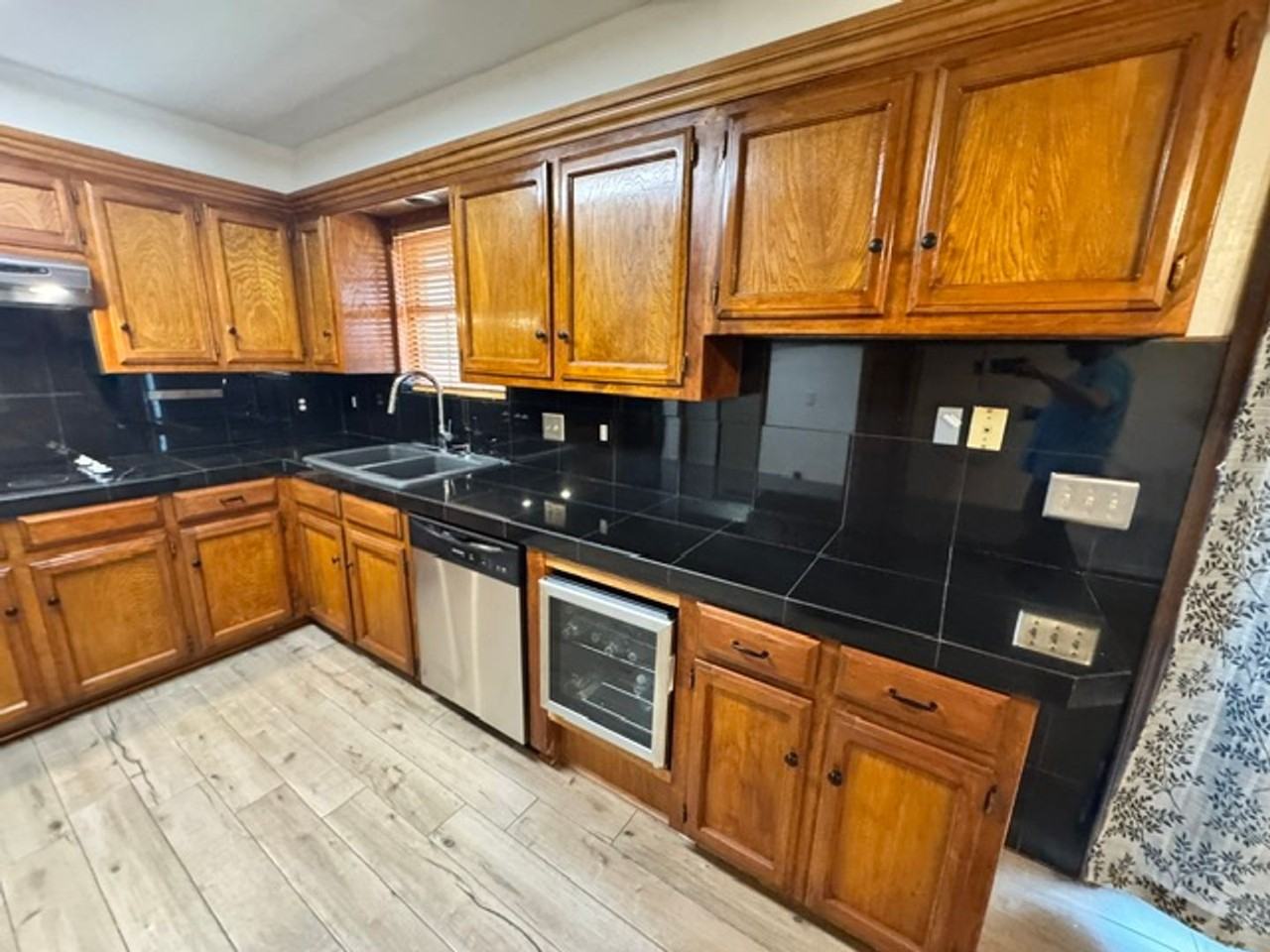 10300 S Mckinley Ct - Photo 4 of 19