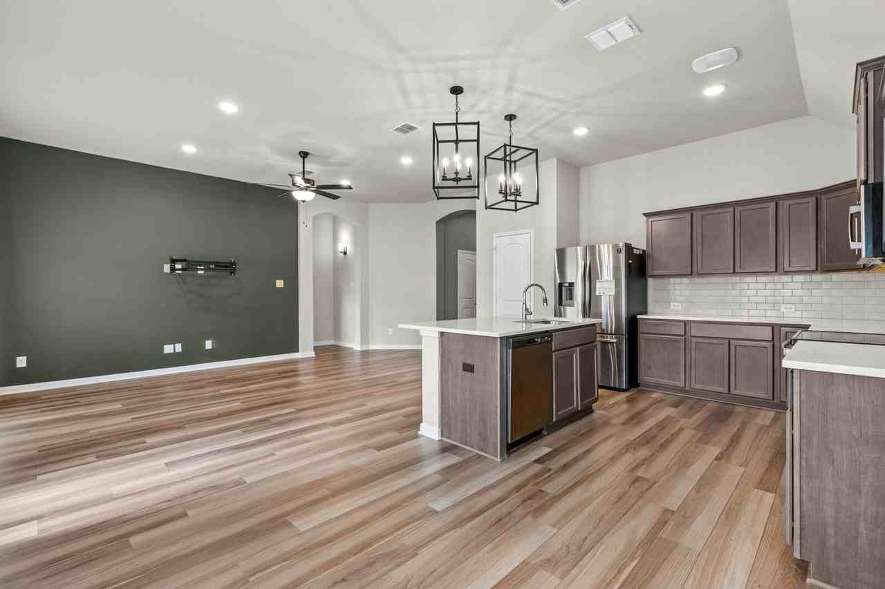 3216 Zabel Dr - Photo 3 of 16