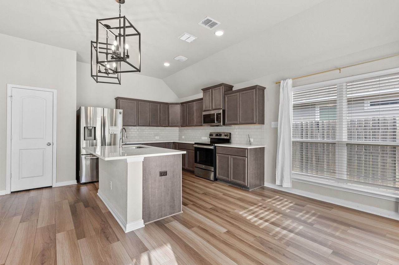 3216 Zabel Dr - Photo 4 of 16