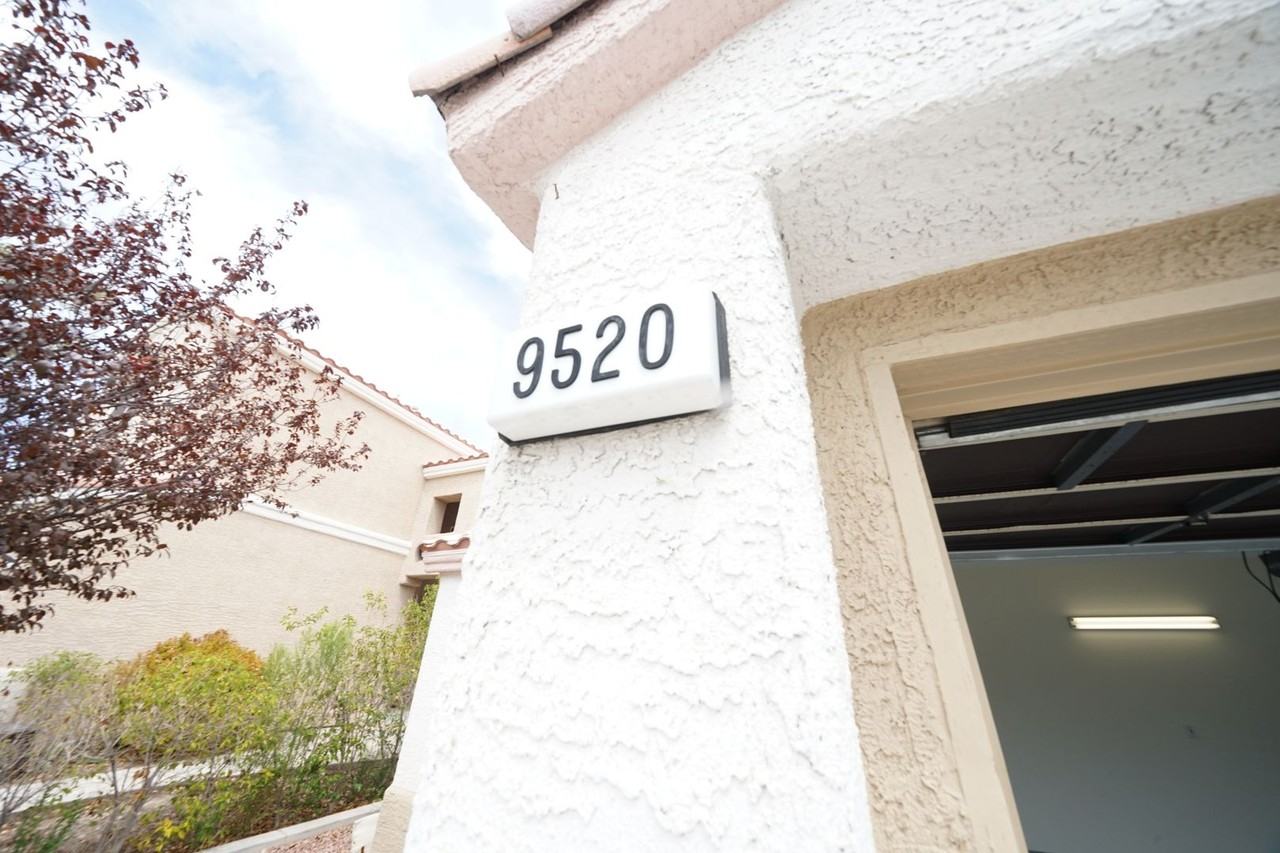 9520 Aspen Glow Dr - Photo 4 of 35
