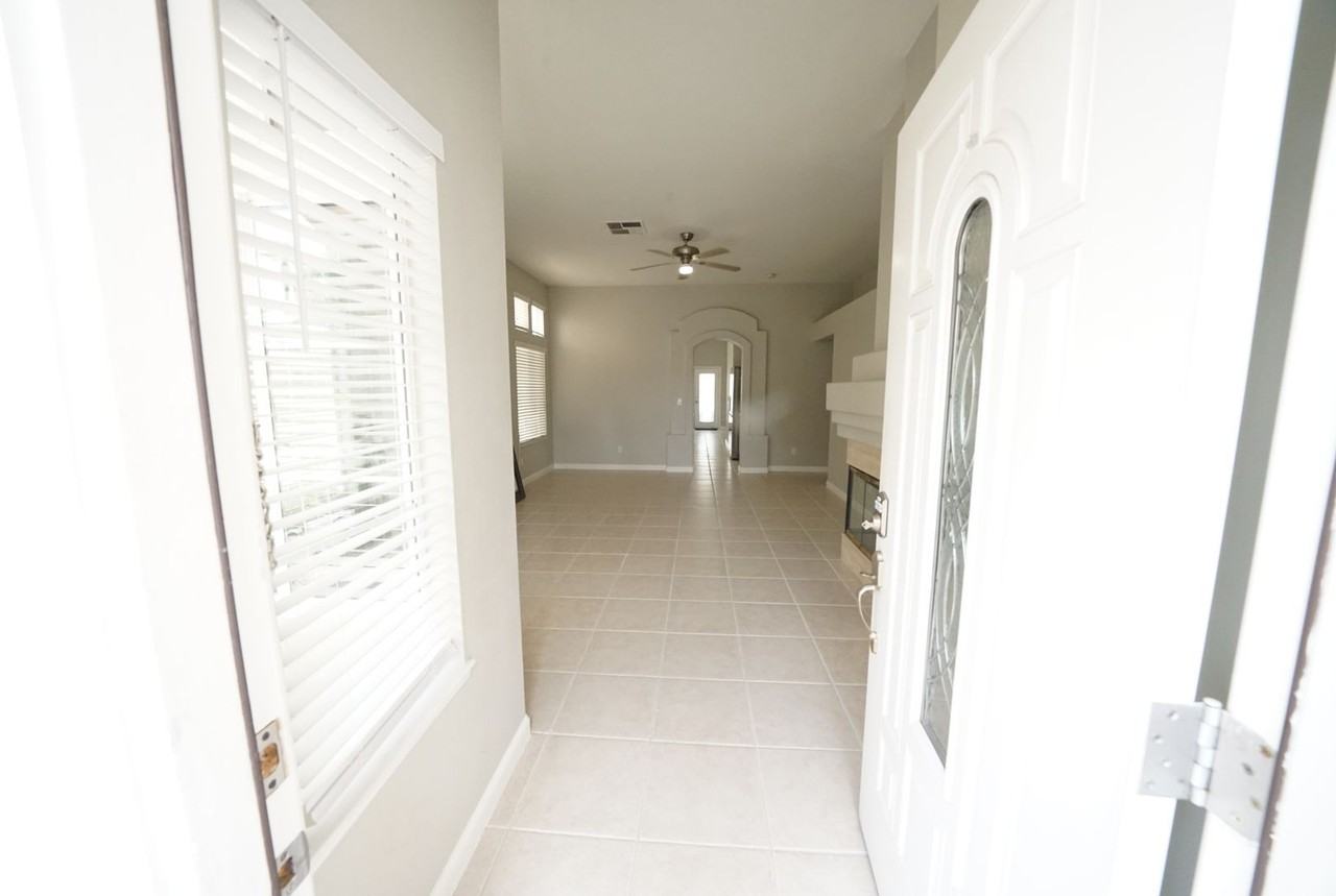 9520 Aspen Glow Dr - Photo 7 of 35