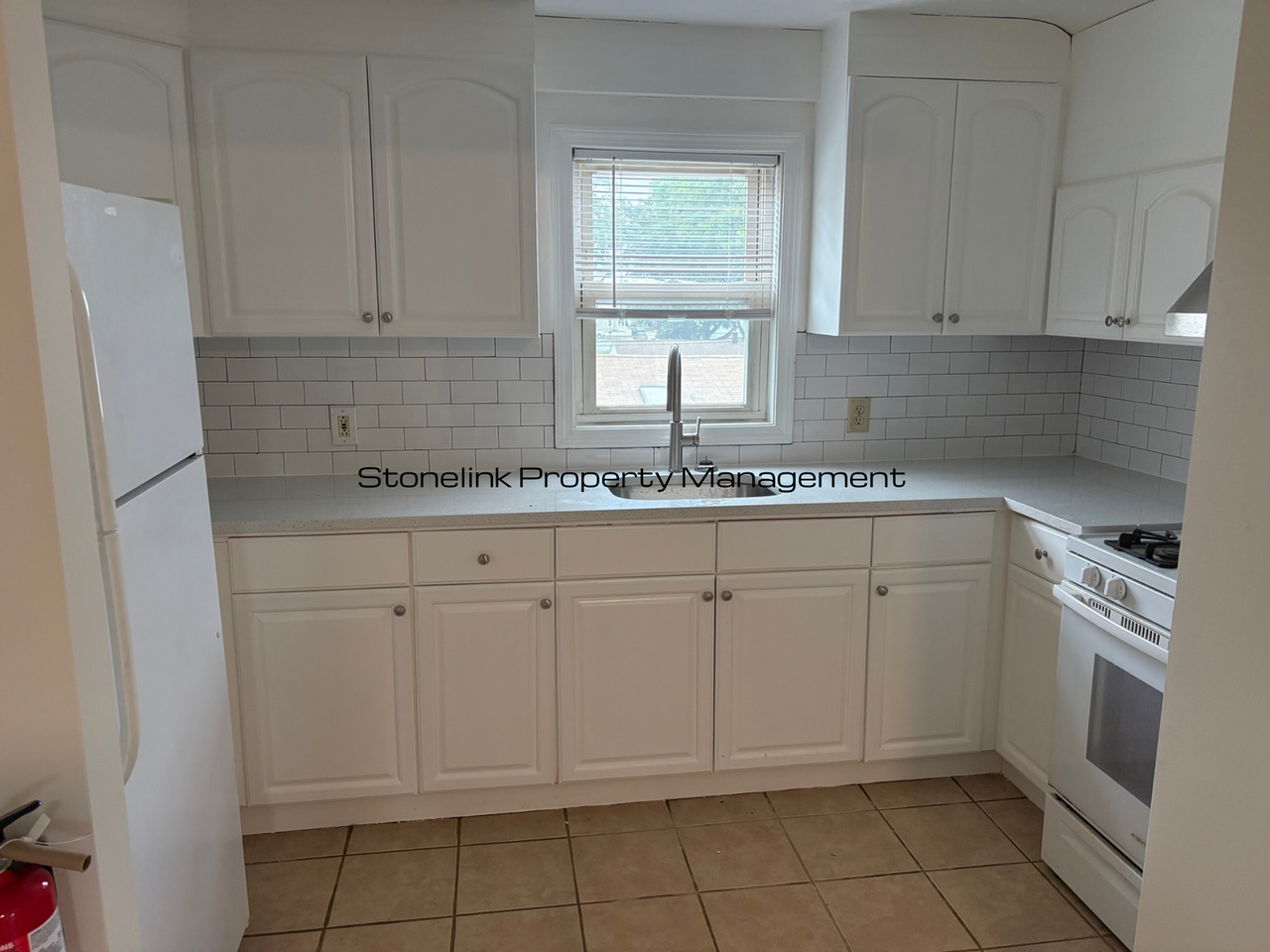 30 Baker St - Photo 2 of 9