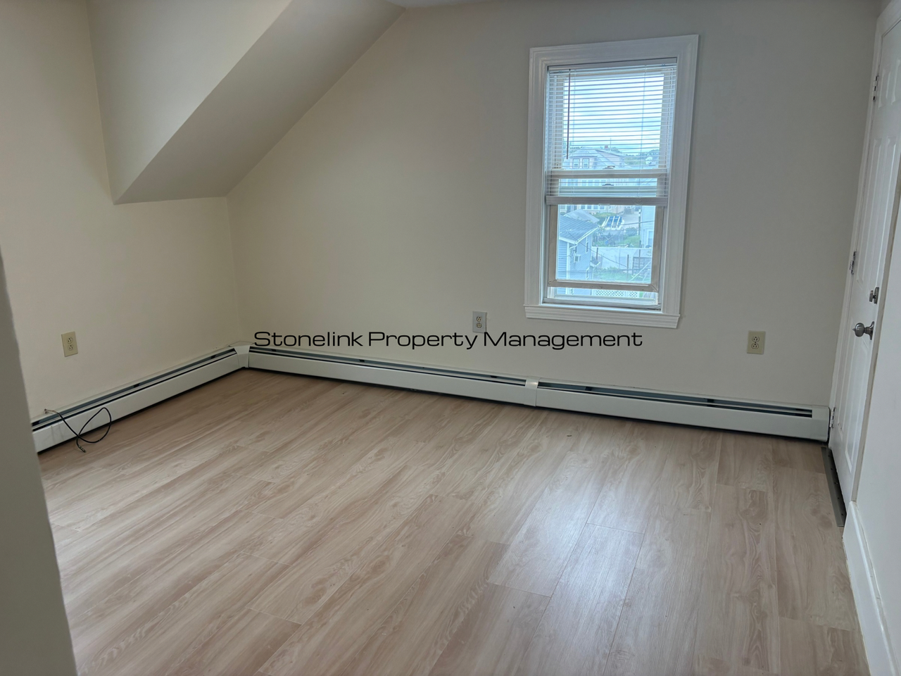 30 Baker St - Photo 5 of 9