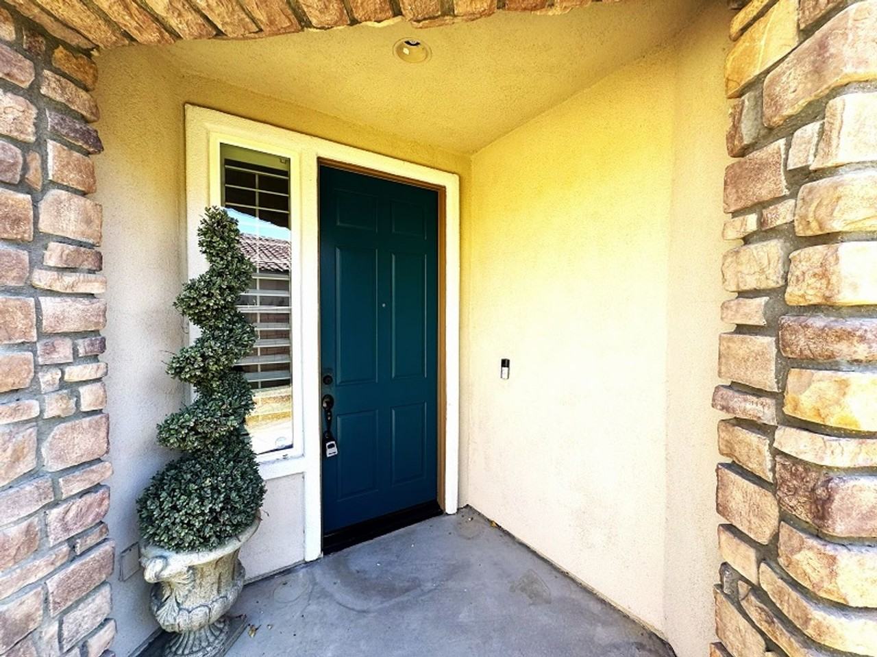 49359 Pacino St - Photo 2 of 33