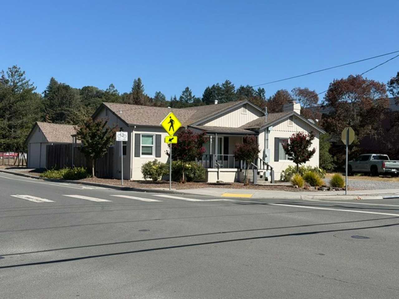 435 Russell Ave