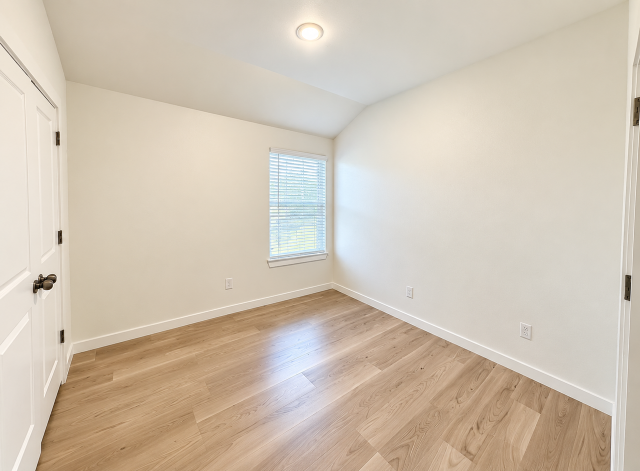 340 Nw 122nd St #2 - Photo 4 of 12
