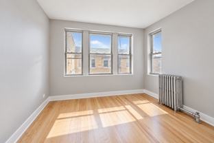 7520 N Seeley Ave - Photo 1 of 1