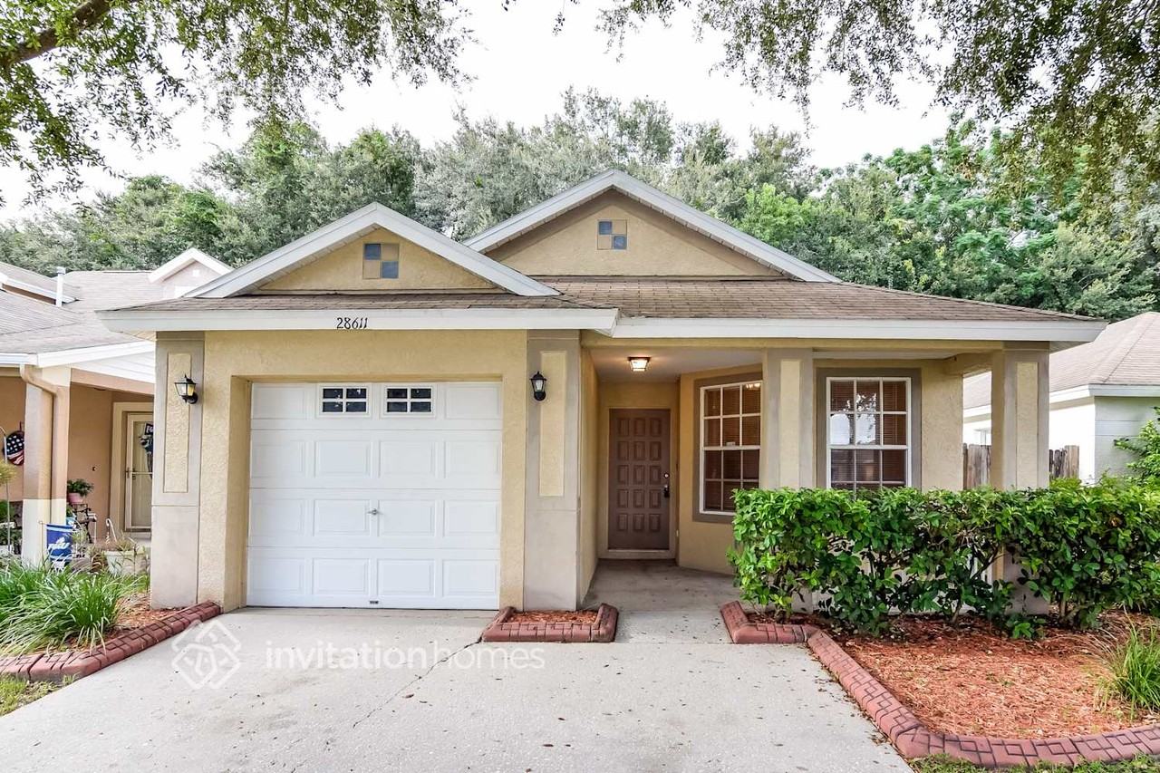 28611 Seashell Ct - Photo 2 of 21