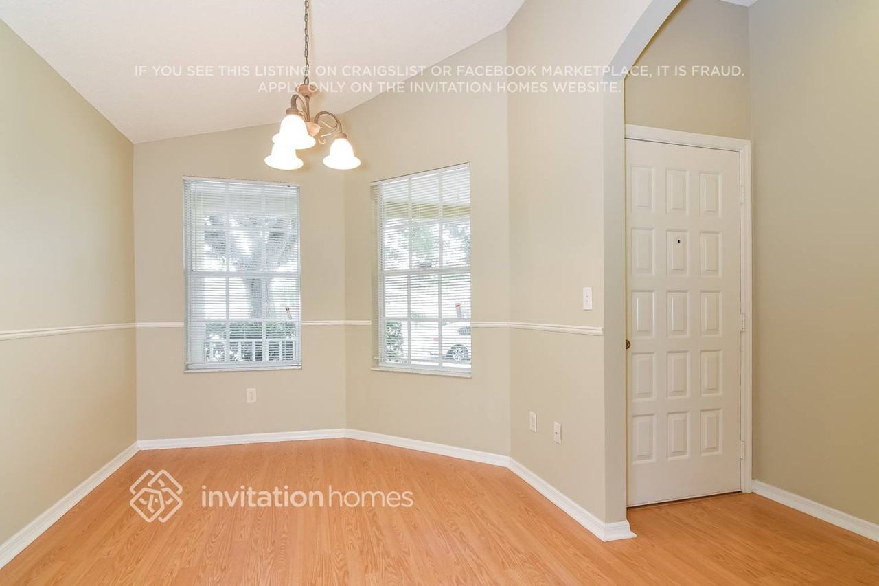 28611 Seashell Ct - Photo 4 of 21